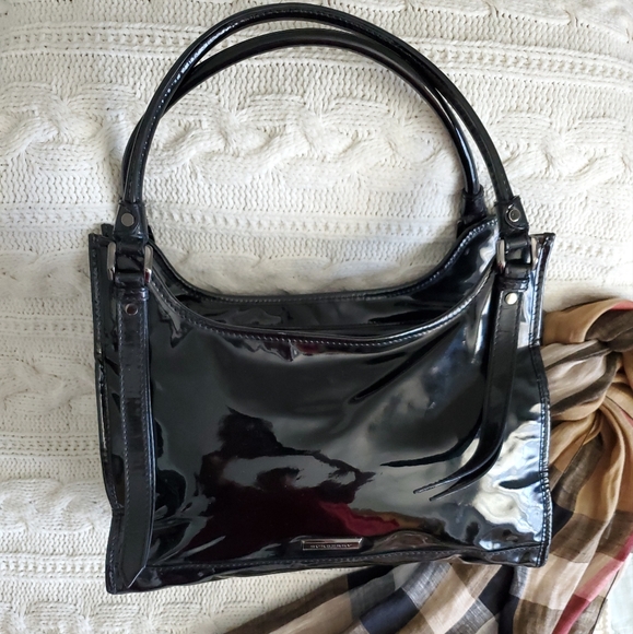 Burberry Handbags - 💥100% Authentic Burberry Ashmore shoulder